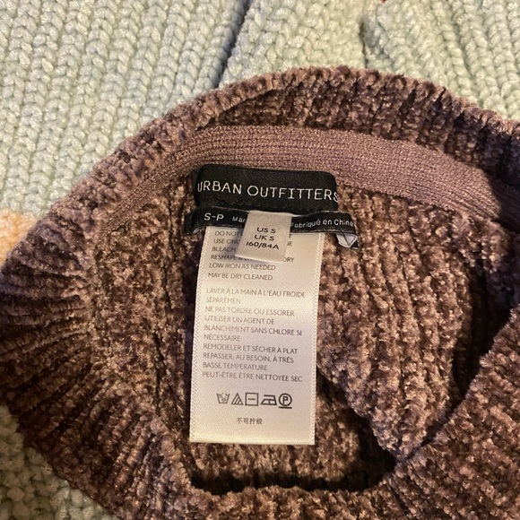 Urban Outfitters colorblock cropped crew neck chenille sweater - Picture 6 of 6